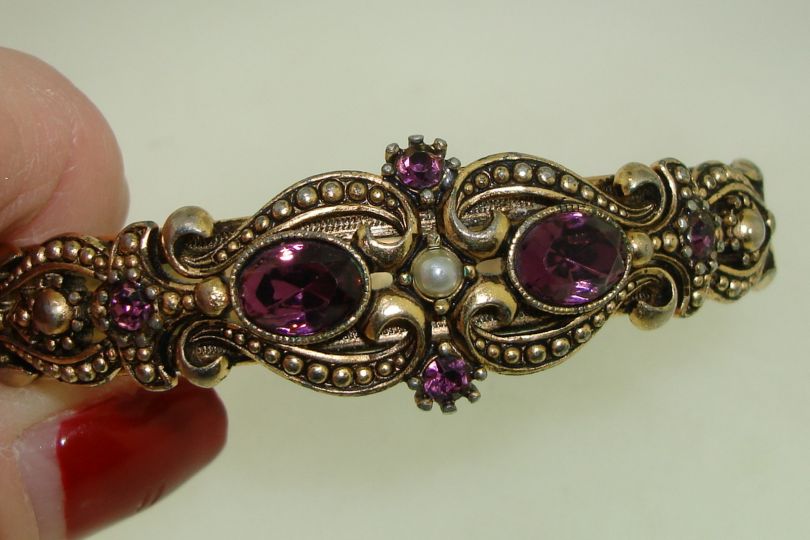 VINTAGE 1974 AVON QUEENSBURY ORNATE FAUX AMETHYST HINGED BANGLE ...