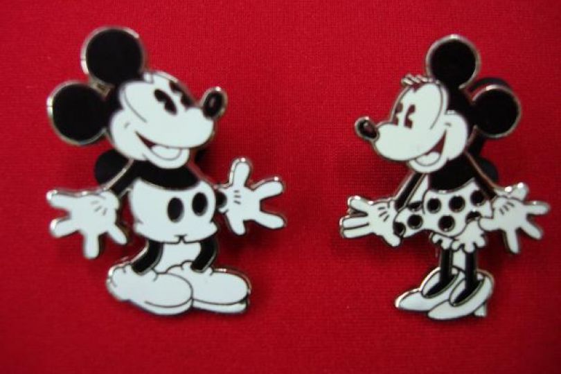 2 DISNEY PINS MICKEY & MINNIE MOUSE THE EARLY BLACK AND WHITE VERSION ...