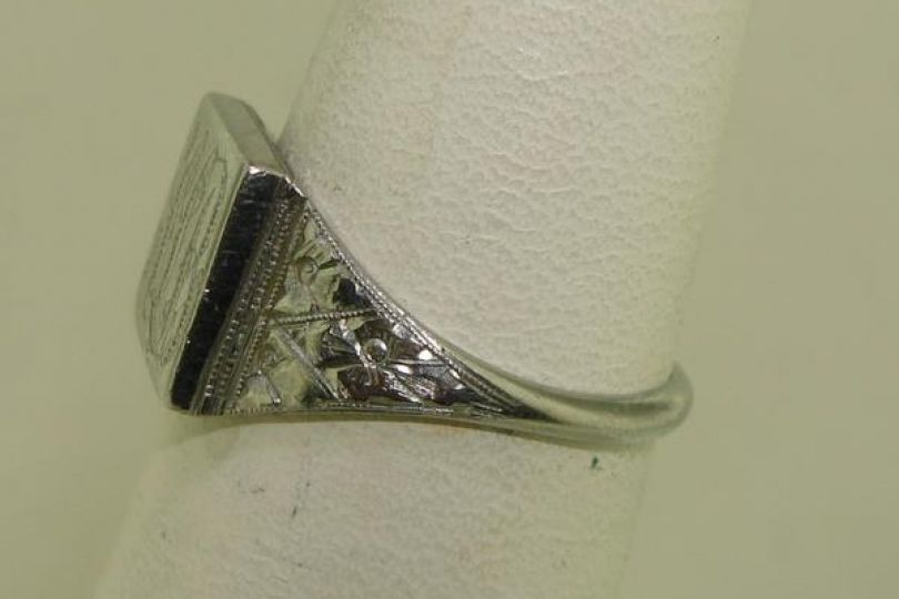 vintage engraved ring aot